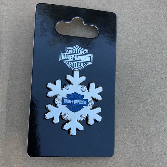 Motorcycle snowflake pin - Picture 2 of 4